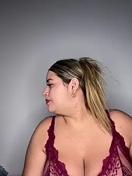 Amira Malia online show from March 5, 2026, 12:35 pm