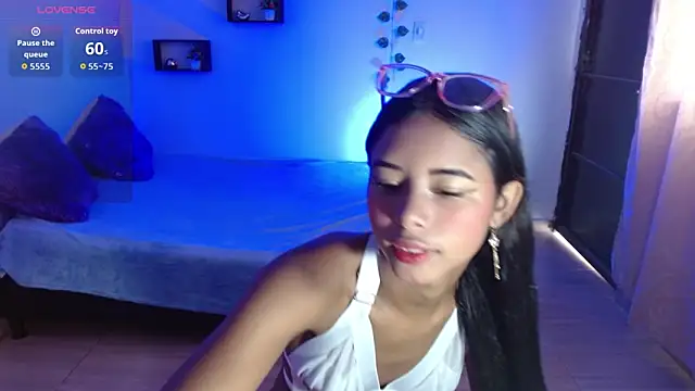 Nikolle sexy online show from January 7, 2026, 1:49 pm