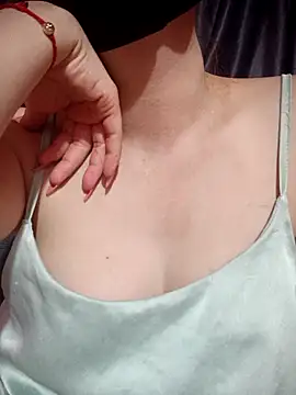 MiHeni online show from April 3, 2026, 3:29 pm