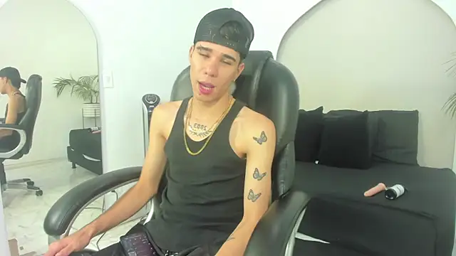 Gabo white1 online show from December 17, 2025, 4:17 am