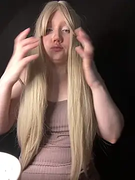 Scarlett Shadow online show from November 26, 2025, 8:42 pm