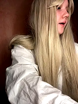 Scarlett Shadow online show from November 15, 2025, 7:29 pm