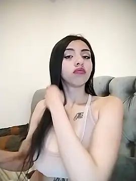 Mihasophia01 online show from November 20, 2025, 2:07 pm