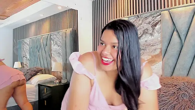 charlott divine online show from November 23, 2025, 12:04 pm