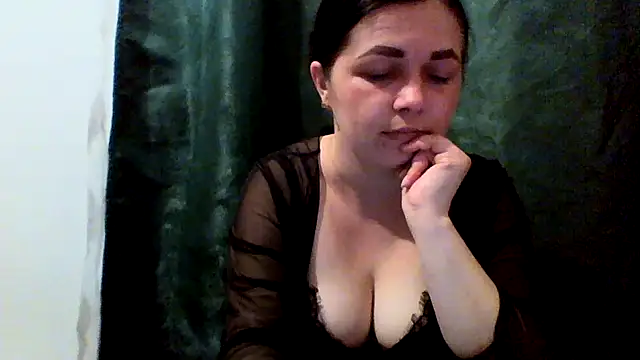 Vitalina282128 online show from May 27, 2026, 6:04 pm