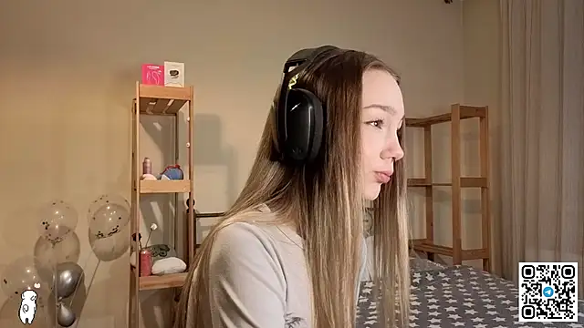 HoaPatton online show from December 14, 2025, 12:33 pm