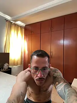 Lucasjandre online show from April 10, 2026, 1:07 pm