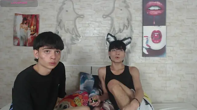 axel milo kairo and noa online show from November 18, 2025, 3:43 am