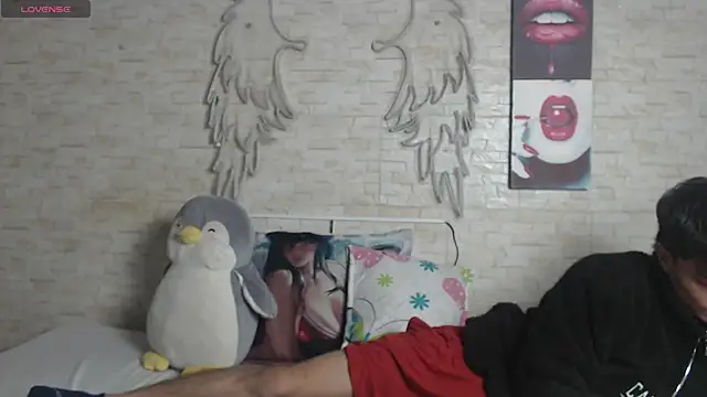 axel milo kairo and noa online show from January 15, 2026, 3:26 pm