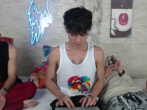 axel milo kairo and noa online show from November 14, 2025, 8:34 pm