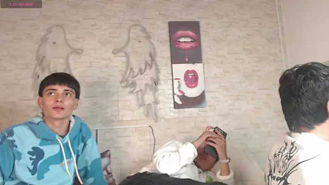 axel milo kairo and noa online show from December 3, 2025, 3:18 am