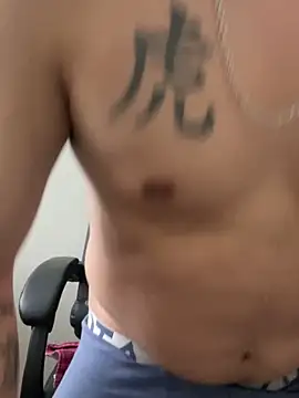 Snapshot of Aronxl chatting on November 21, 2025, 7:02 pm Aronxl online show from November 21, 2025, 7:02 pm