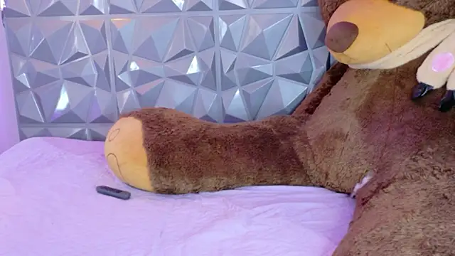 Ciara Lawrence online show from November 29, 2025, 2:17 pm