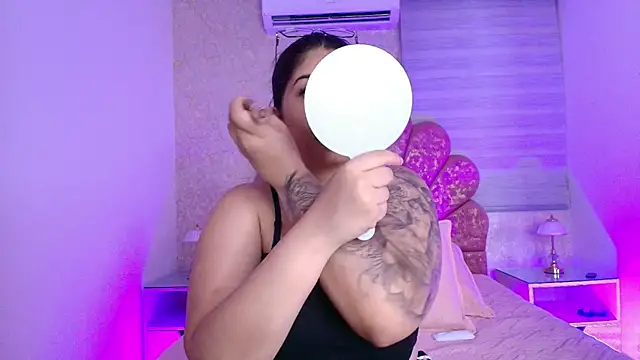 Snapshot of mia_fontana_ chatting on November 22, 2025, 12:04 pm mia fontana online show from November 22, 2025, 12:04 pm