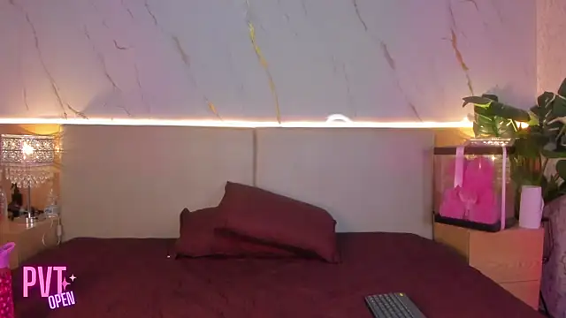 Snapshot of april_grey11 chatting on February 4, 2026, 8:04 pm april grey11 online show from February 4, 2026, 8:04 pm