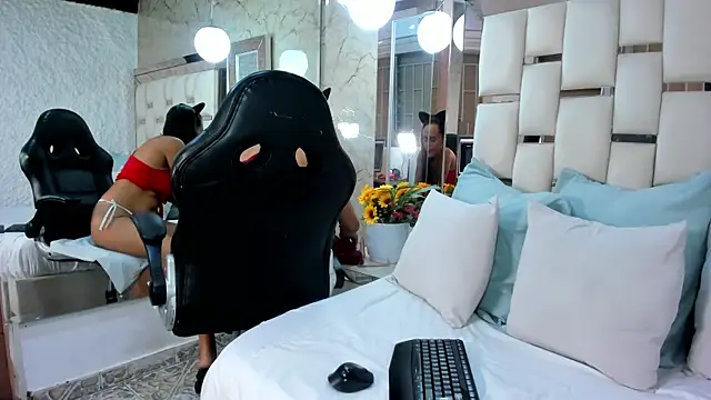 Snapshot of zafirofrost chatting on November 13, 2025, 12:53 pm zafirofrost online show from November 13, 2025, 12:53 pm