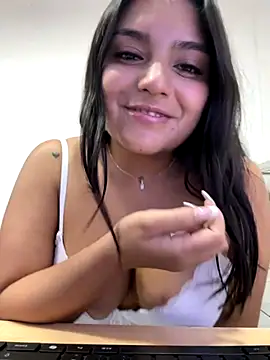 sofii moretti online show from November 27, 2025, 7:58 pm