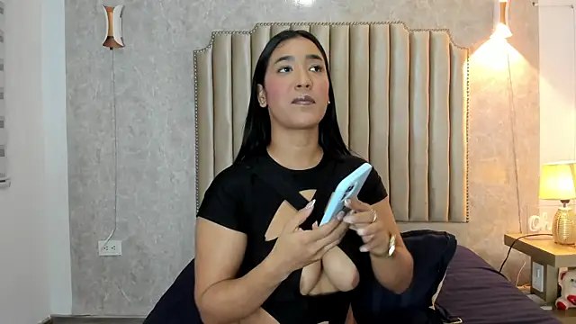 ArissDeLuna online show from January 18, 2026, 9:51 pm