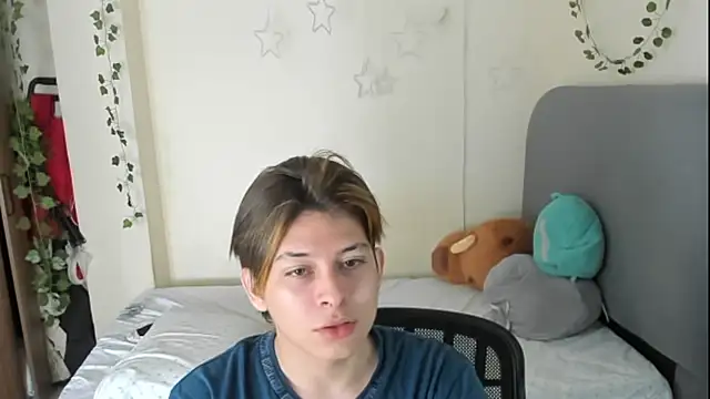 Felix kitty online show from November 12, 2025, 7:29 pm