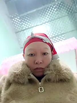 Snapshot of girl-hot2x chatting on February 3, 2026, 12:43 am girl-hot2x online show from February 3, 2026, 12:43 am