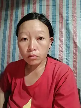 girl-hot2x online show from July 30, 2026, 5:23 pm