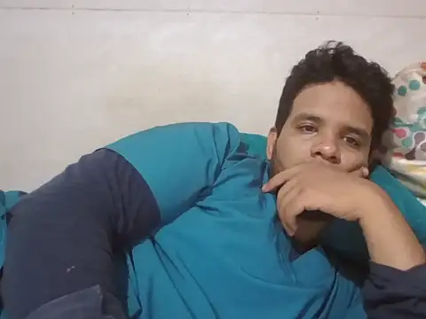 Snapshot of josecamsex27 chatting on April 10, 2026, 1:01 am josecamsex27 online show from April 10, 2026, 1:01 am