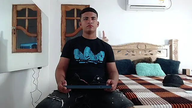 mathews    online show from November 28, 2025, 6:13 am