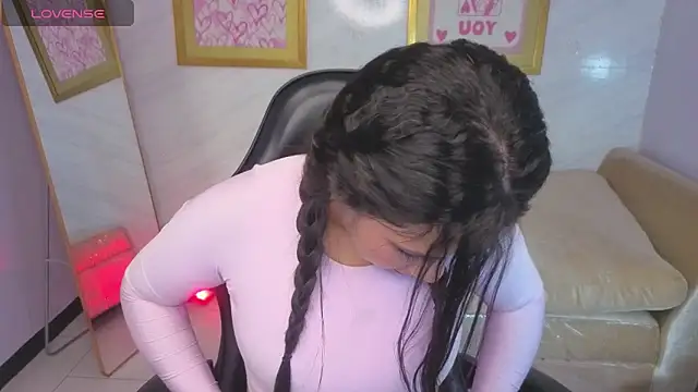 Violetta jhonson a online show from April 19, 2026, 5:41 am