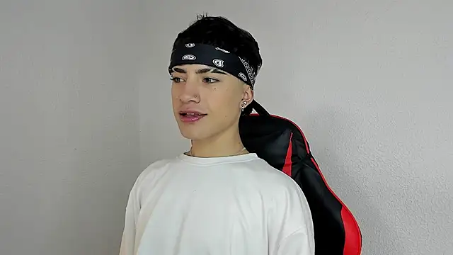 ThiagoDV online show from November 19, 2025, 7:58 pm