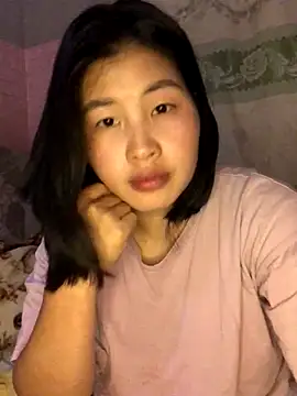 luna-sexxy online show from December 2, 2025, 2:19 pm