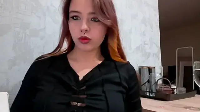 Snapshot of AwnyGrub chatting on November 30, 2025, 3:46 pm AwnyGrub online show from November 30, 2025, 3:46 pm