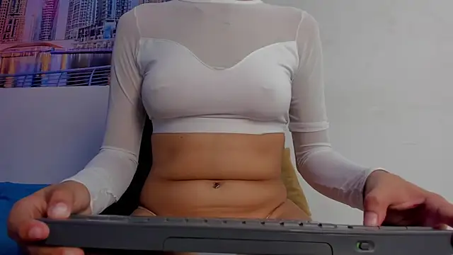 mia fowler1 online show from November 21, 2025, 12:37 pm