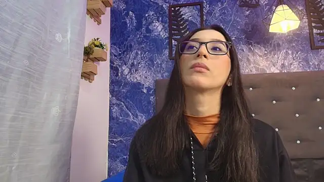 mia fowler1 online show from November 29, 2025, 12:49 pm