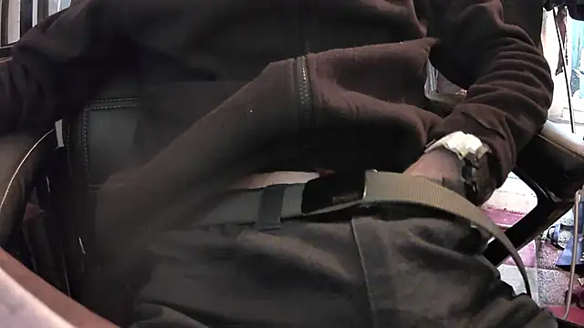 Chrisatmiami online show from November 21, 2025, 1:43 pm