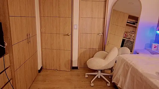 Snapshot of Iamnyxy chatting on February 19, 2026, 11:07 am Iamnyxy online show from February 19, 2026, 11:07 am