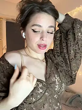 yoyogirlx online show from February 20, 2026, 1:24 pm