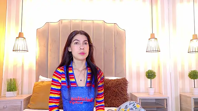 IrisDeLaVega  online show from December 15, 2025, 2:01 pm