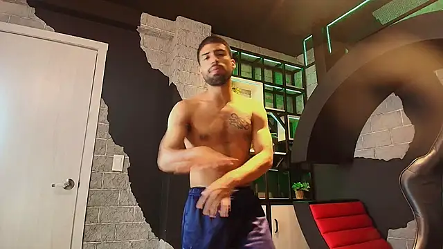 MyStrongSubmissive online show from November 17, 2025, 2:10 pm