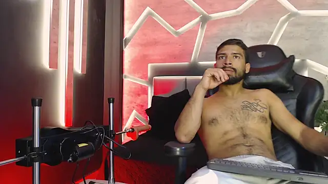 MyStrongSubmissive online show from November 29, 2025, 7:25 pm