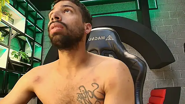 MyStrongSubmissive online show from November 25, 2025, 7:03 pm