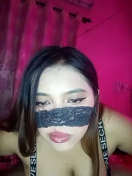 Bunnybush37 online show from May 12, 2026, 3:18 pm