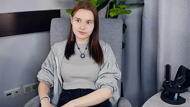 IsaParadiso online show from November 16, 2025, 9:36 am