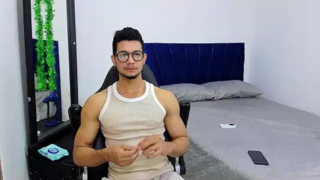 Nolan joness online show from November 21, 2025, 1:43 pm