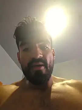 piggylatino online show from April 5, 2026, 10:05 pm