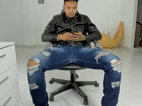 master leather online show from March 26, 2026, 1:42 pm