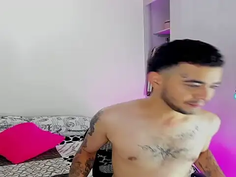 JohnE Medina online show from November 24, 2025, 11:49 pm