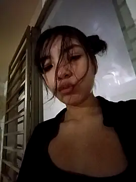 Pretty-v online show from November 23, 2025, 12:20 am