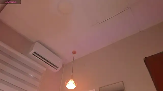 Snapshot of electra_a chatting on December 19, 2025, 1:02 pm electra a online show from December 19, 2025, 1:02 pm