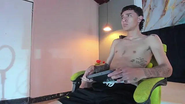 Snapshot of Xanderr_owen2 chatting on November 28, 2025, 8:31 pm Xanderr owen2 online show from November 28, 2025, 8:31 pm