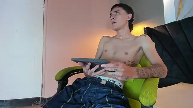 Snapshot of Xanderr_owen2 chatting on November 27, 2025, 8:53 pm Xanderr owen2 online show from November 27, 2025, 8:53 pm